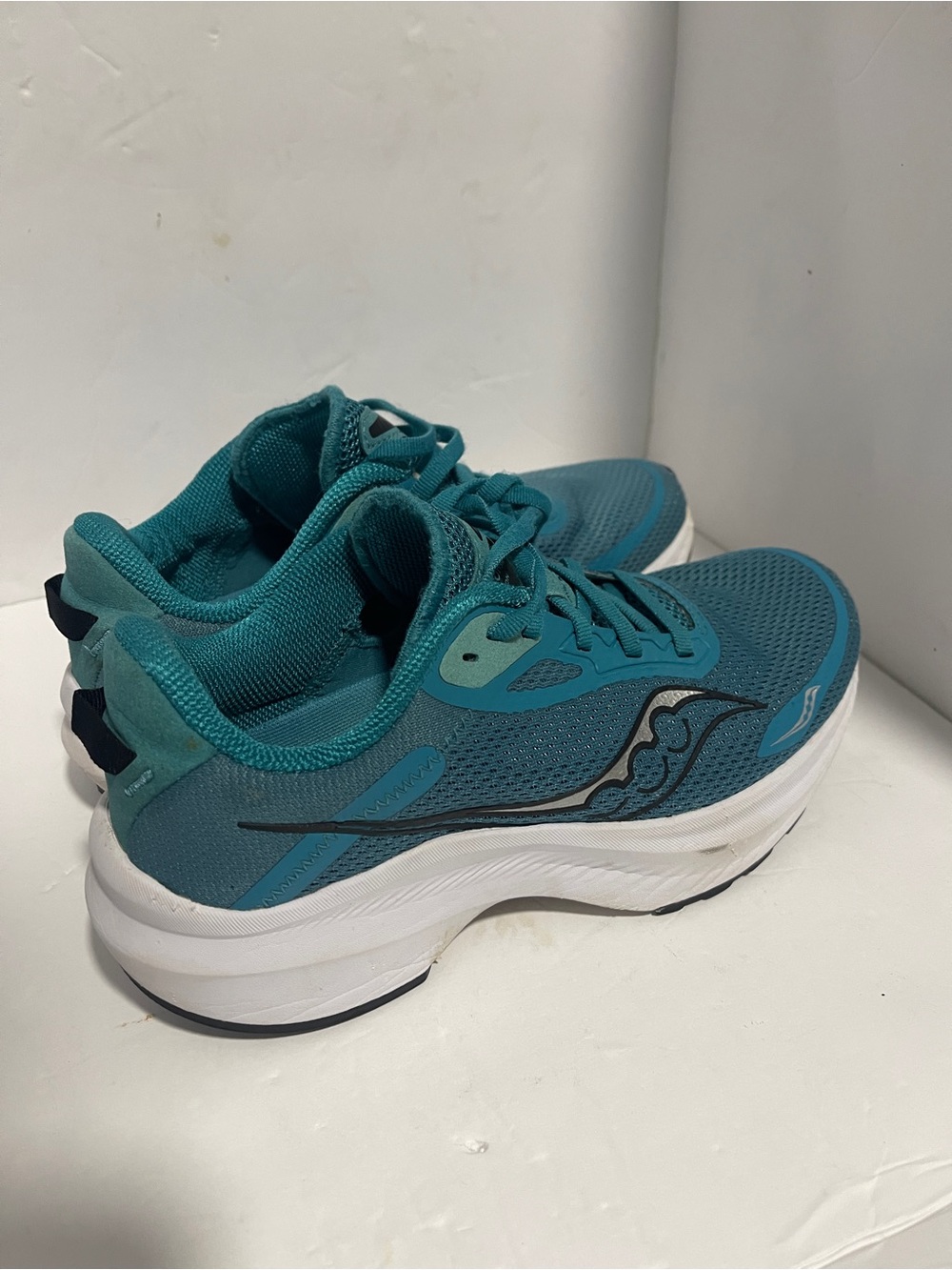 Saucony Women's Teal Athletic Running Sneakers size 7.5
